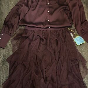 NEW- Elegant Burgundy Blouse with matching Tulle Skirt - Size Medium